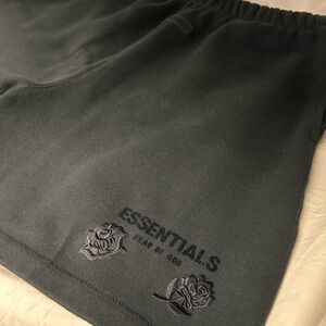 ESSENTIALS Fear of God Foreign Rose collab Embroidered shorts